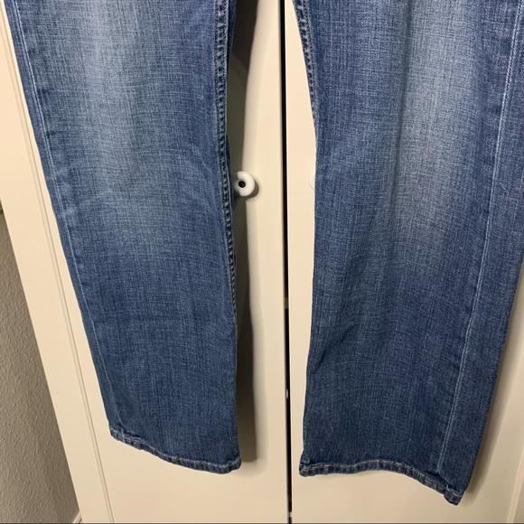 Men’s Levi’s 505 Regular Fit Jeans - Picture 4 of 11